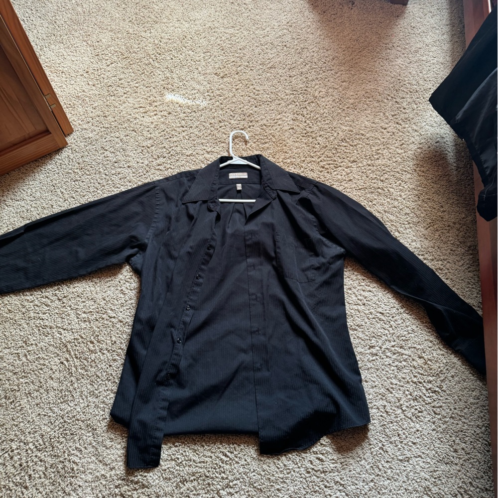 Van Heusen Tailored. Button Up. Large.